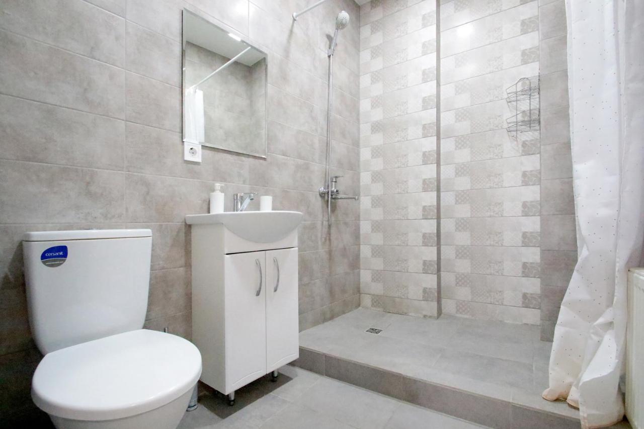 "Deluxe Apartments" On Balabana 12 - 1222 Lviv Buitenkant foto